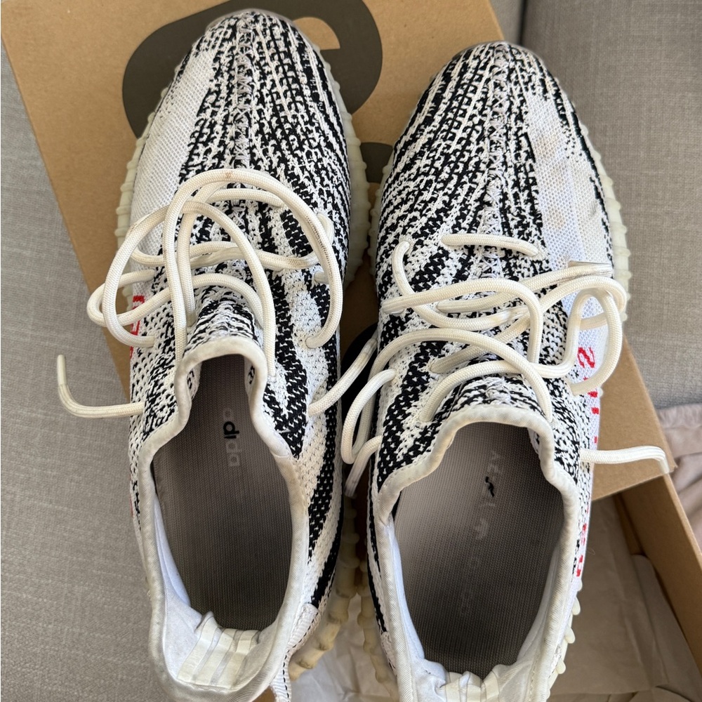 Adidas Yeezy Boost 350 V2 Zebra Sneakers